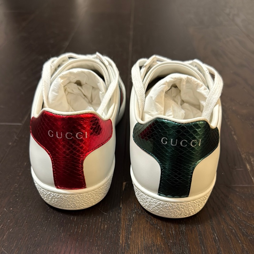 Gucci Ace White Sneakers with Red Heart Detail - Picture 2 of 12